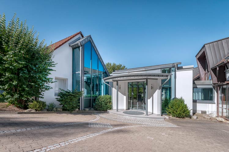 ueber_uns-08-eingang-meychair